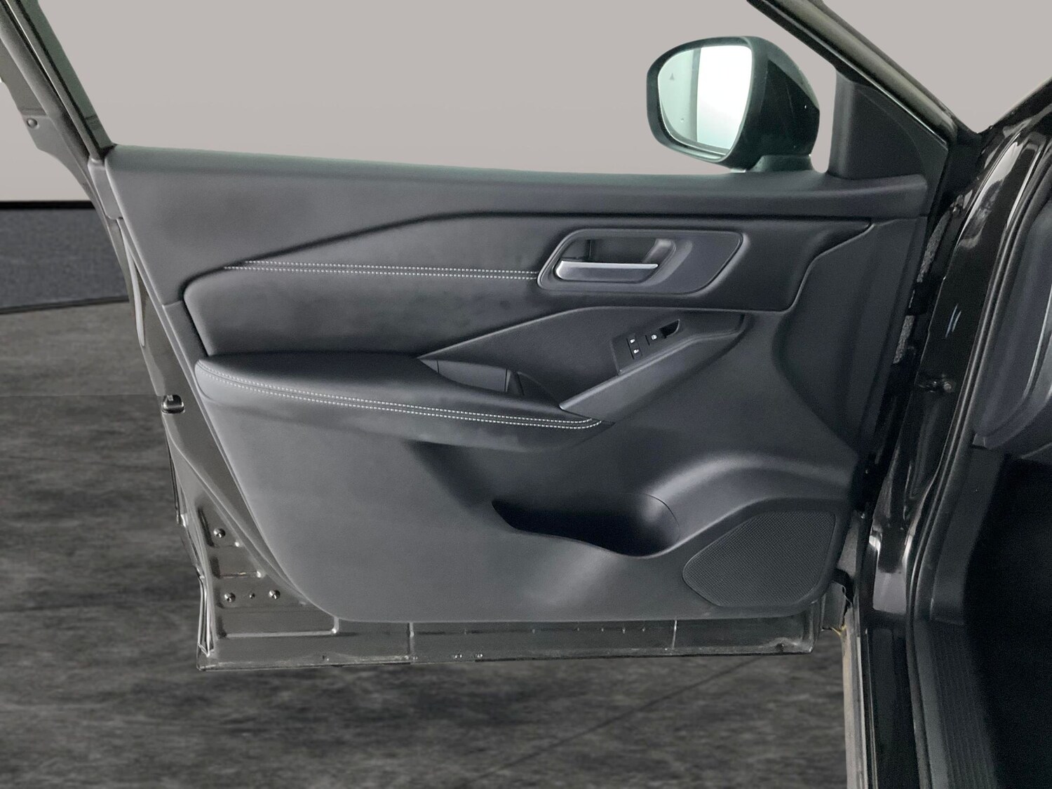 Used Nissan Qashqai for sale - 76999696: Photo 24