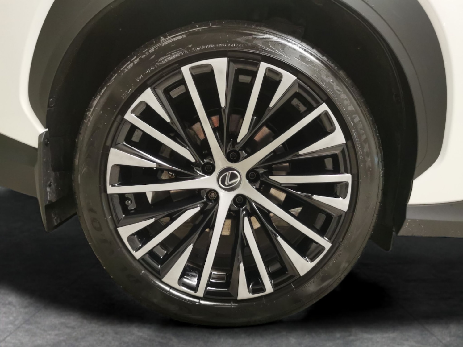 Used Lexus RZ 2024 for sale - 76853814: Photo 27