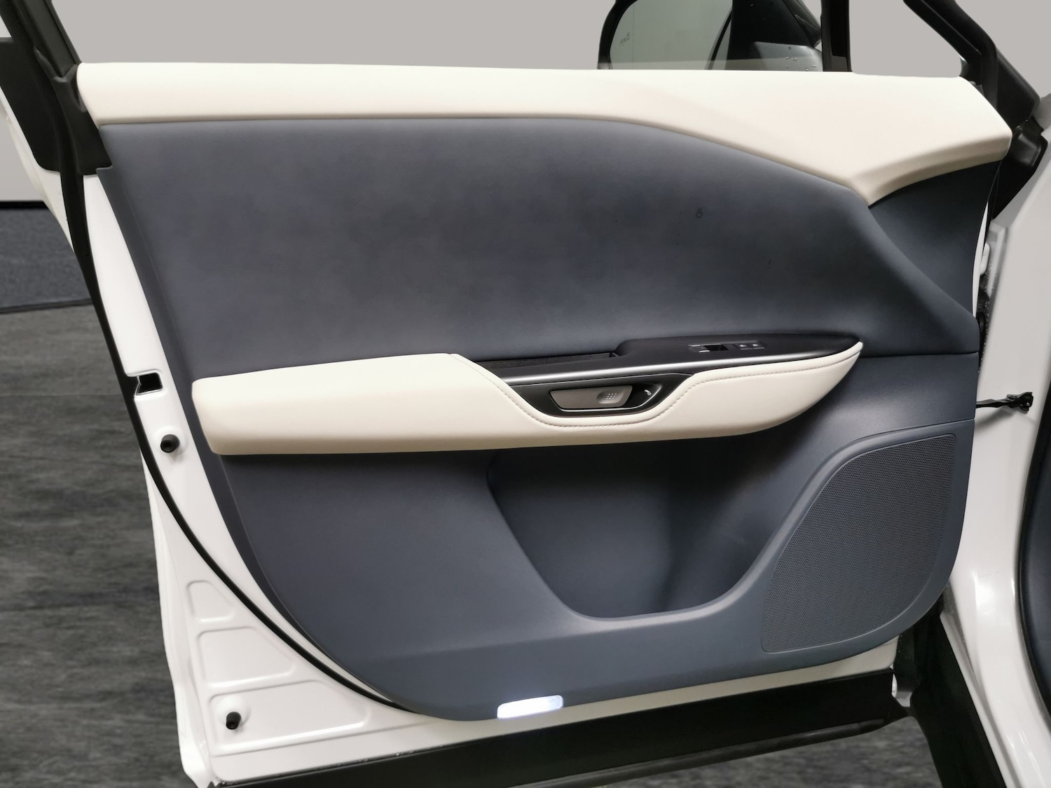 Used Lexus RZ 2024 for sale - 76853814: Photo 29