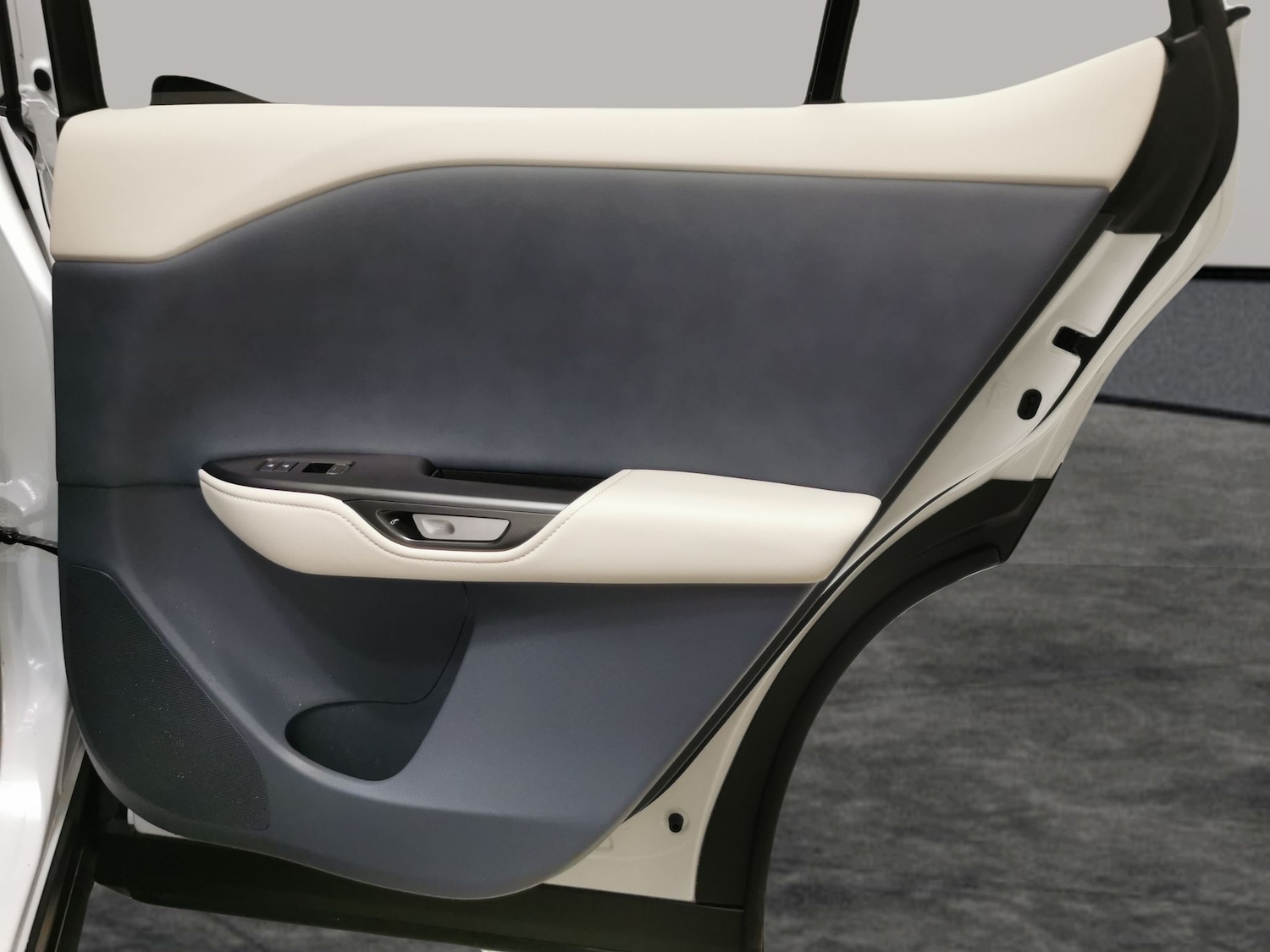 Used Lexus RZ 2024 for sale - 76853814: Photo 31