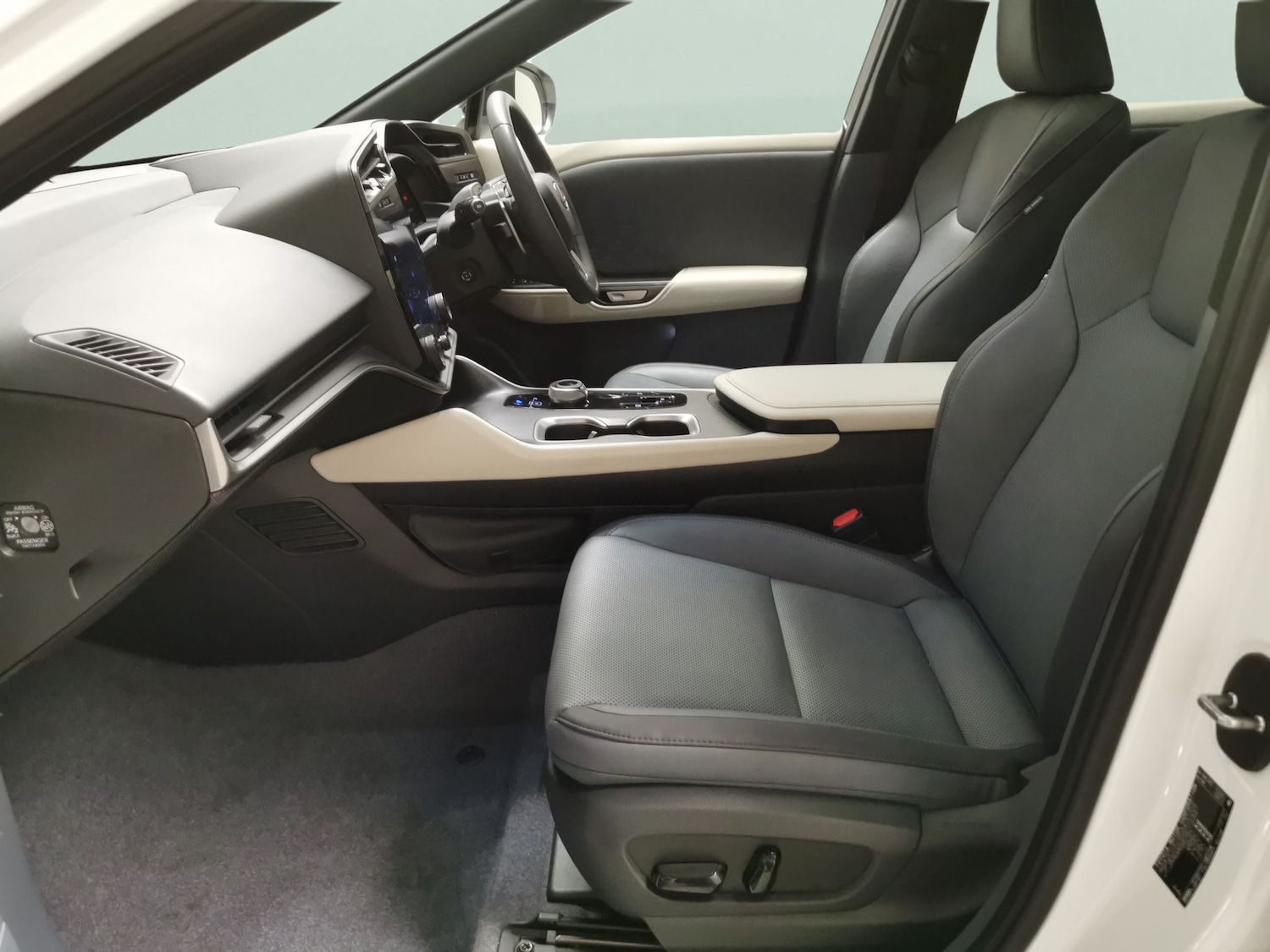 Used Lexus RZ 2024 for sale - 76853814: Photo 4