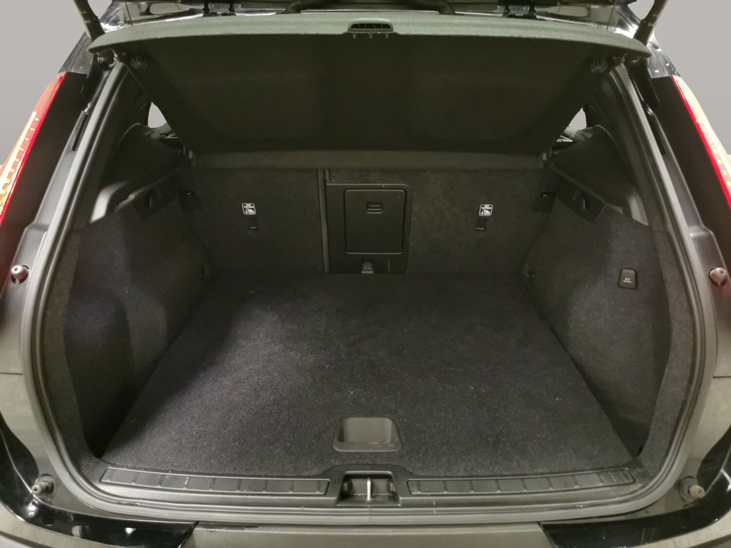 Used Volvo XC40 2021 for sale - 77819348: Photo 30