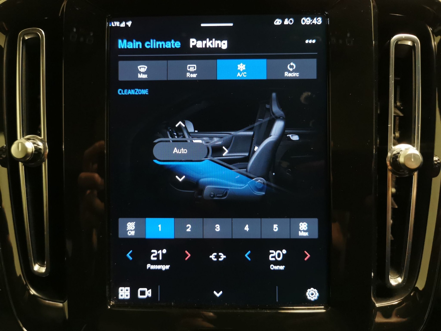 Used Volvo C40 2023 for sale - 78218548: Photo 18