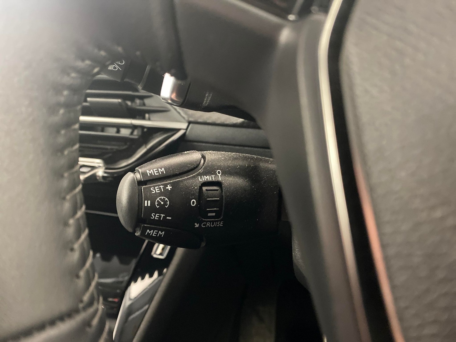 Used Peugeot 208 2023 for sale - 77650923: Photo 18