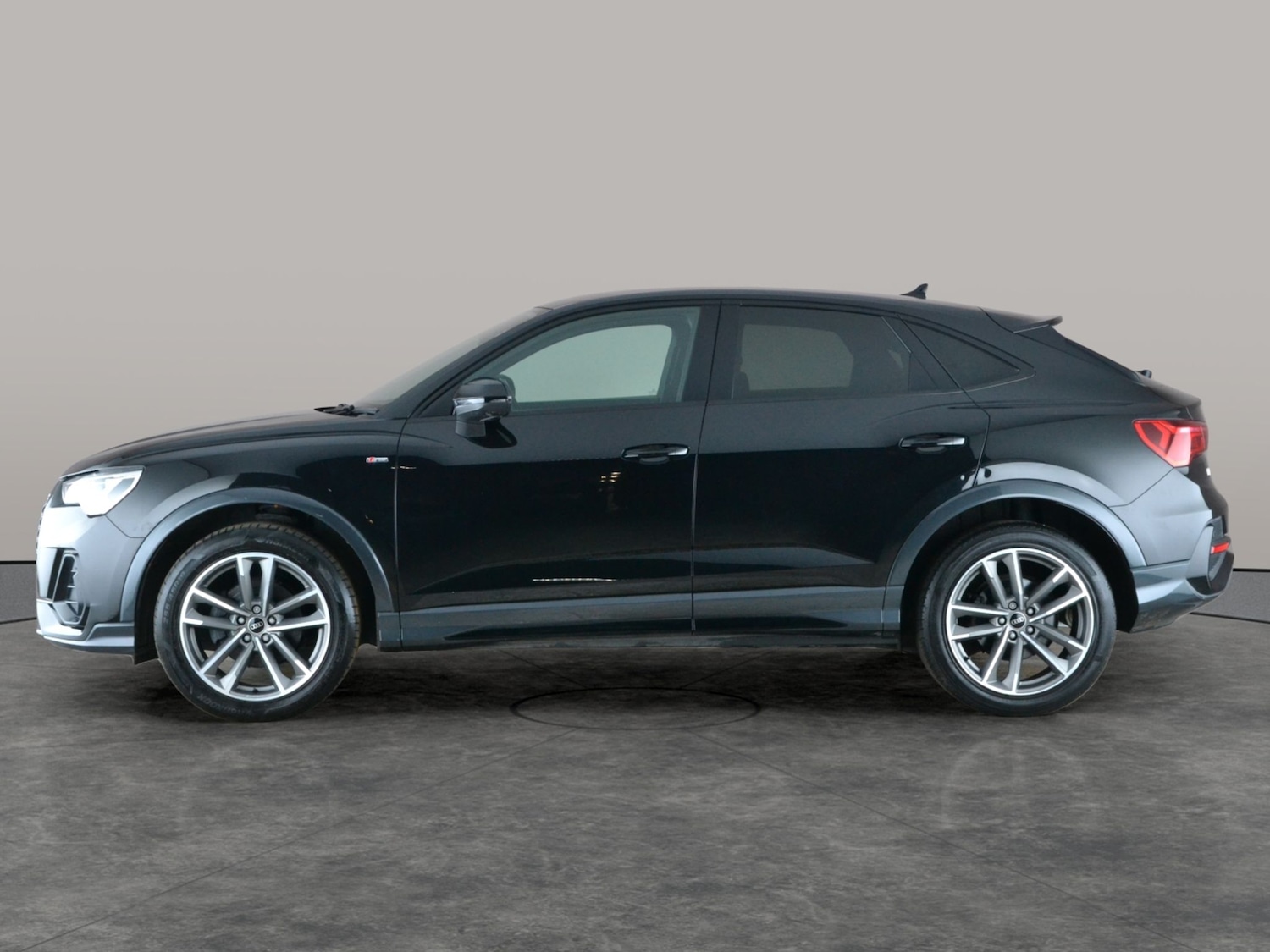 Used Audi Q3 2022 for sale - 77543053: Photo 12