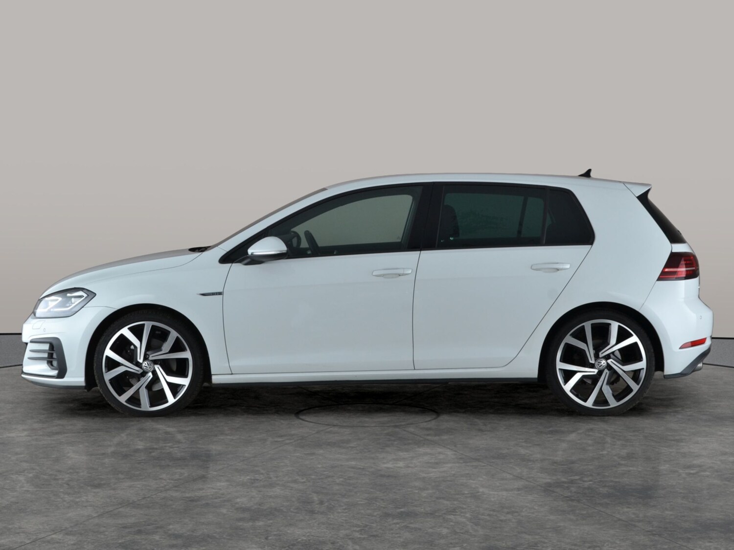 Used Volkswagen Golf 2019 for sale - 77347476: Photo 12