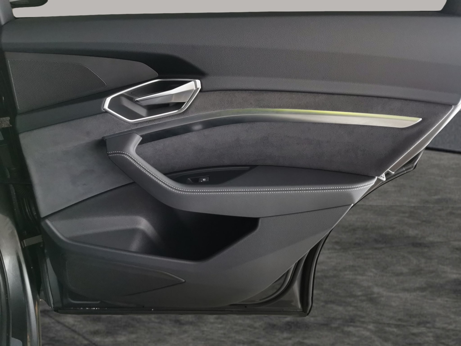 Used Audi e-tron 2022 for sale - 77435472: Photo 37