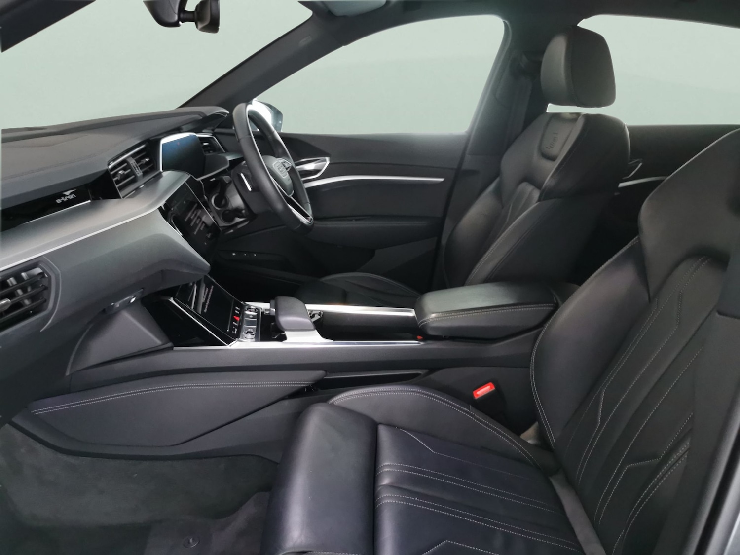 Used Audi e-tron 2022 for sale - 77435472: Photo 4