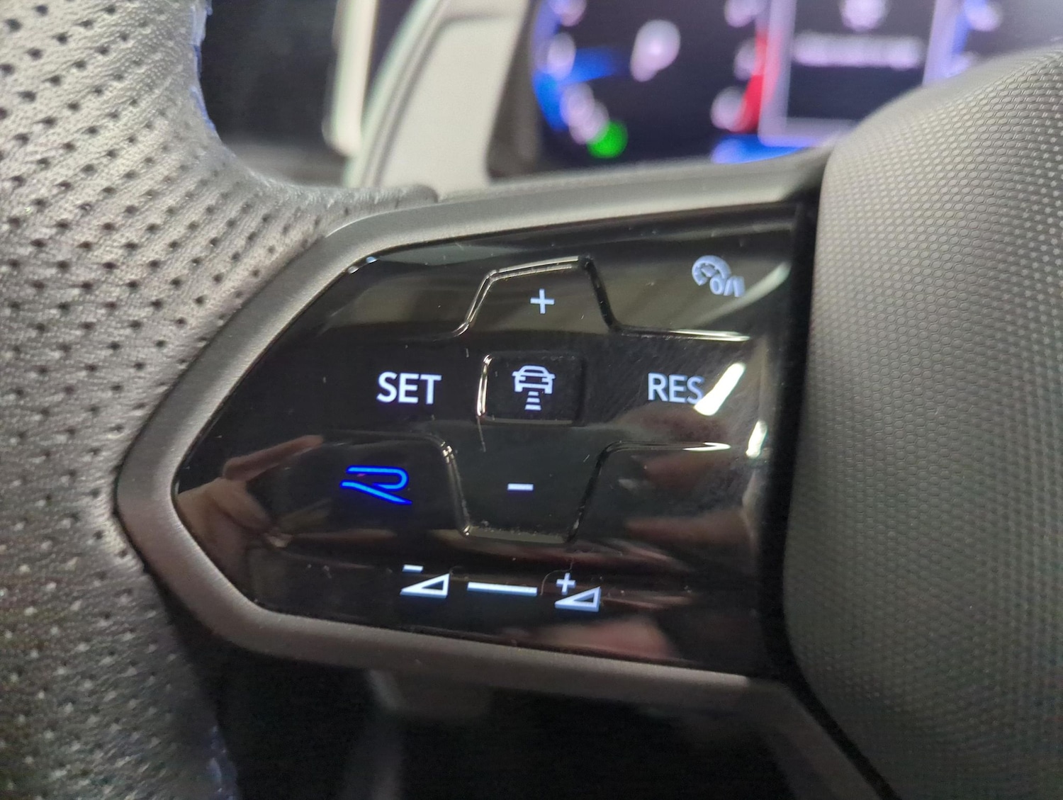 Used Volkswagen T-Roc 2023 for sale - 77244829: Photo 18