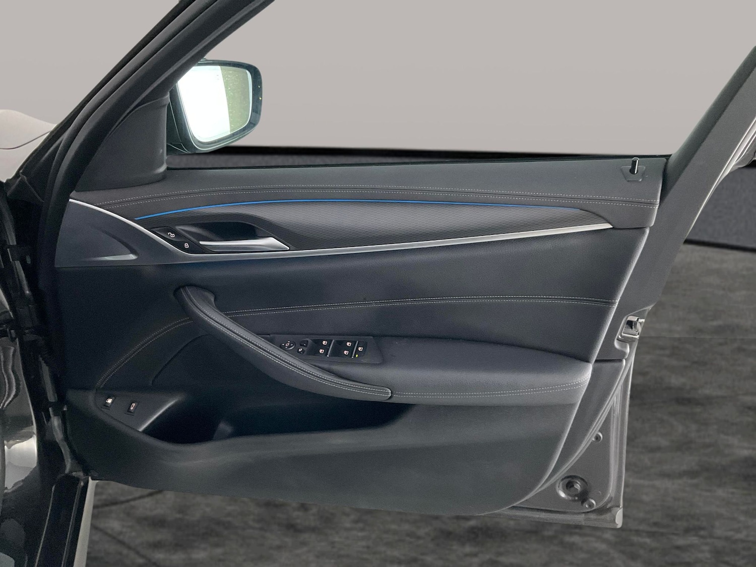 Used BMW 5 Series 2022 for sale - 76477650: Photo 32