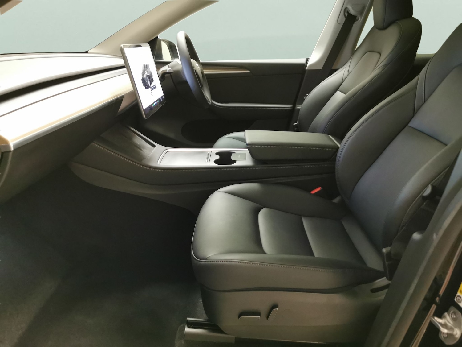 Used Tesla Model Y 2023 for sale - 77196209: Photo 4