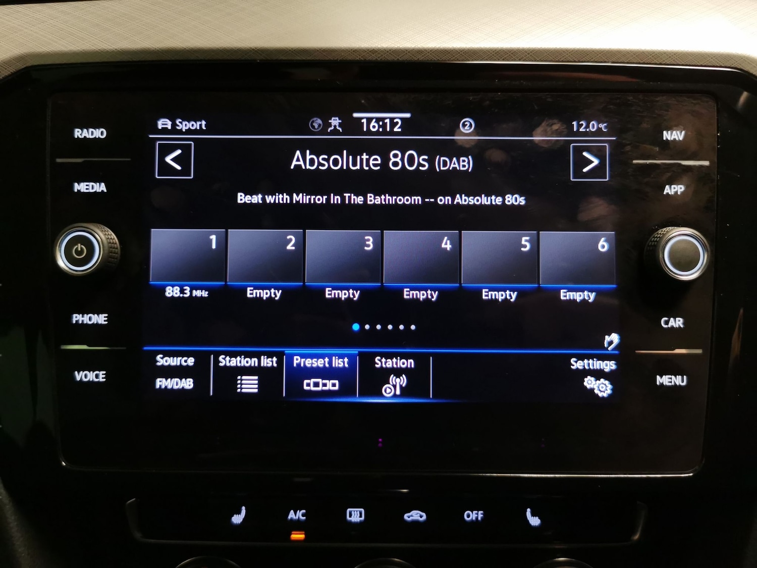 Used Volkswagen Passat 2023 for sale - 77890332: Photo 7