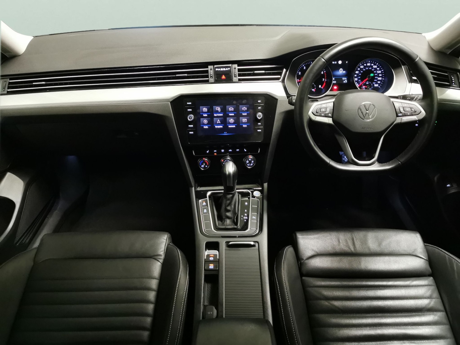 Used Volkswagen Passat 2023 for sale - 77890332: Photo 8