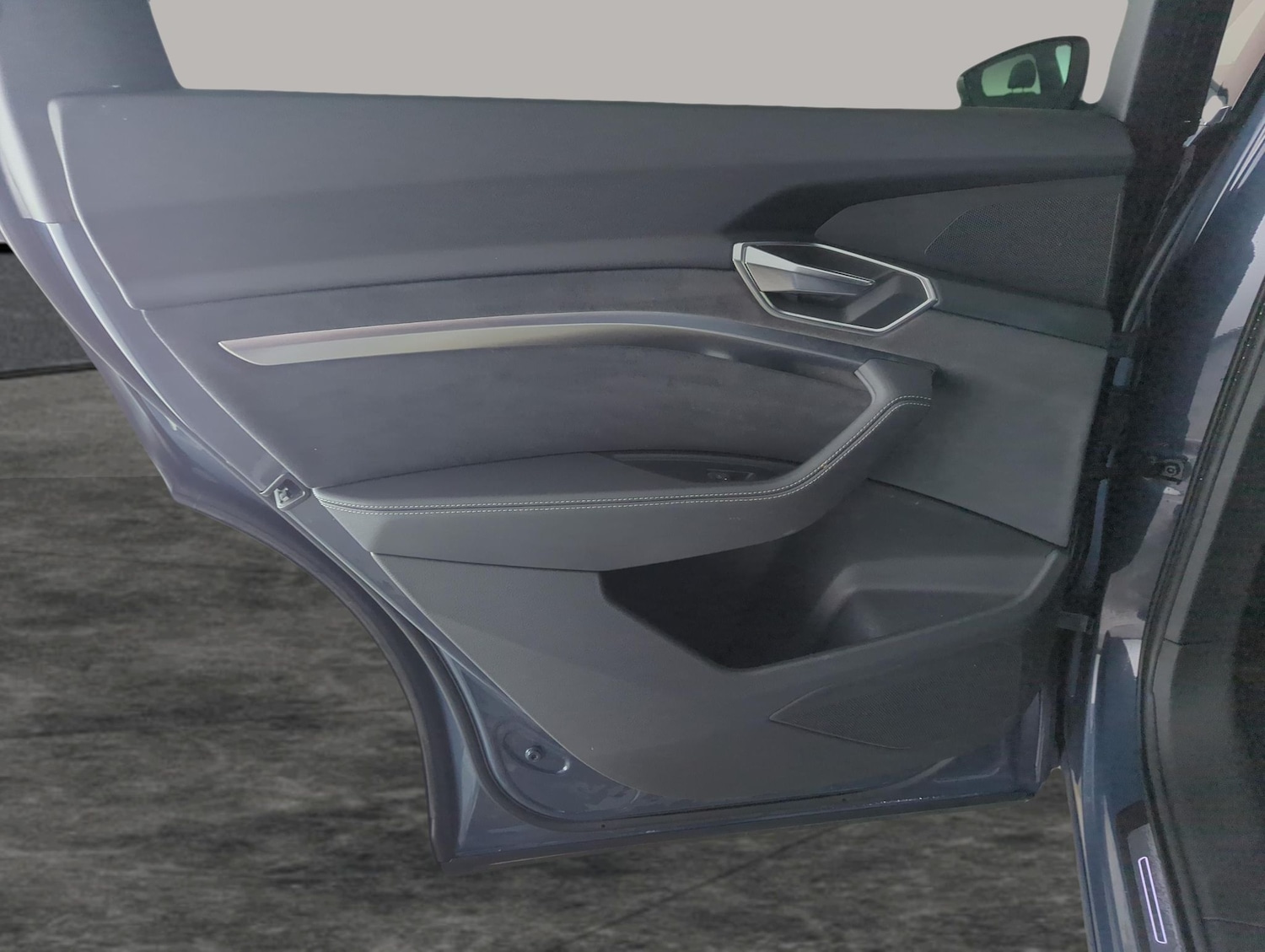 Used Audi e-tron 2023 for sale - 77490518: Photo 35