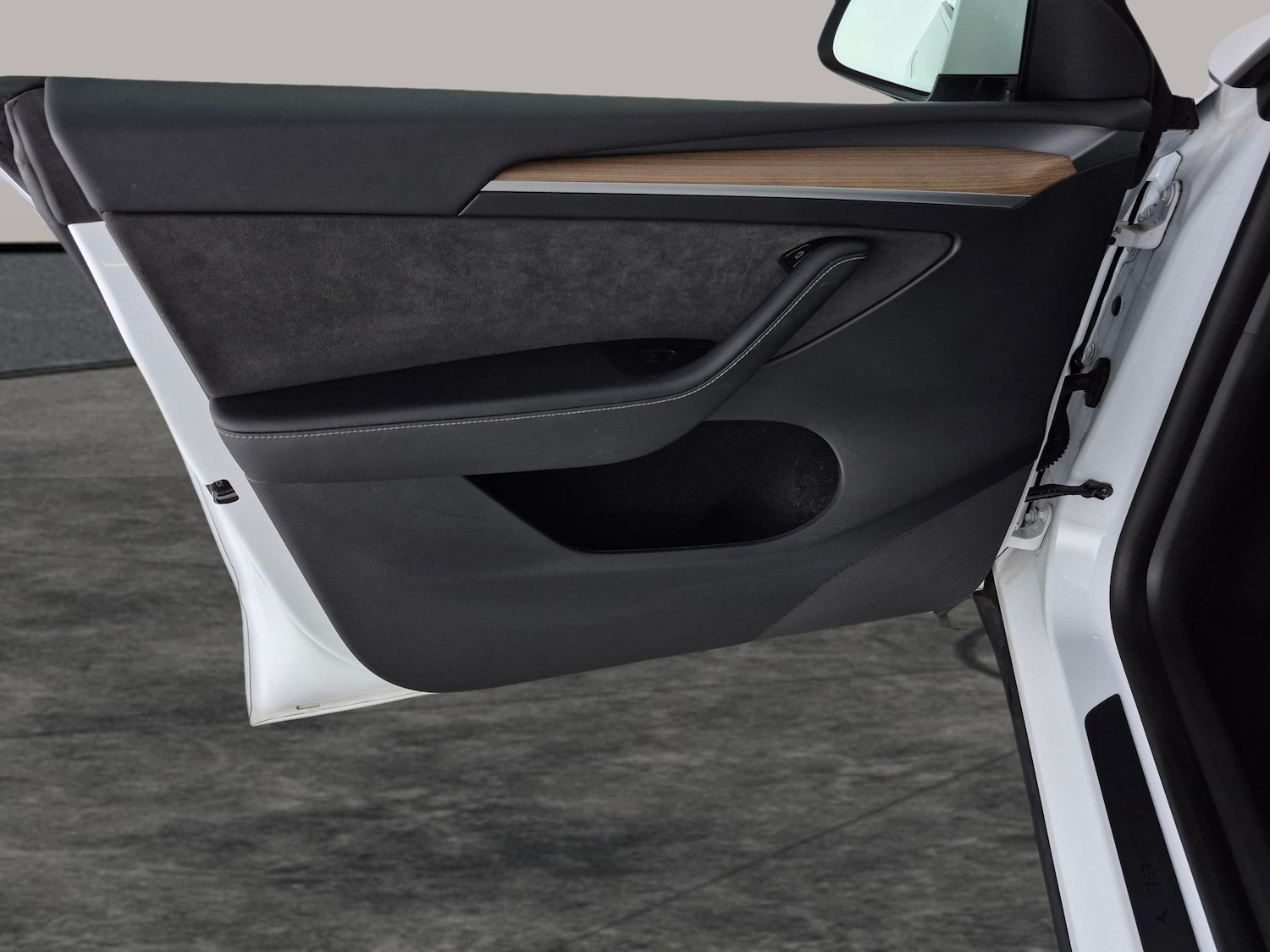 Used Tesla Model Y 2024 for sale - 77988737: Photo 35