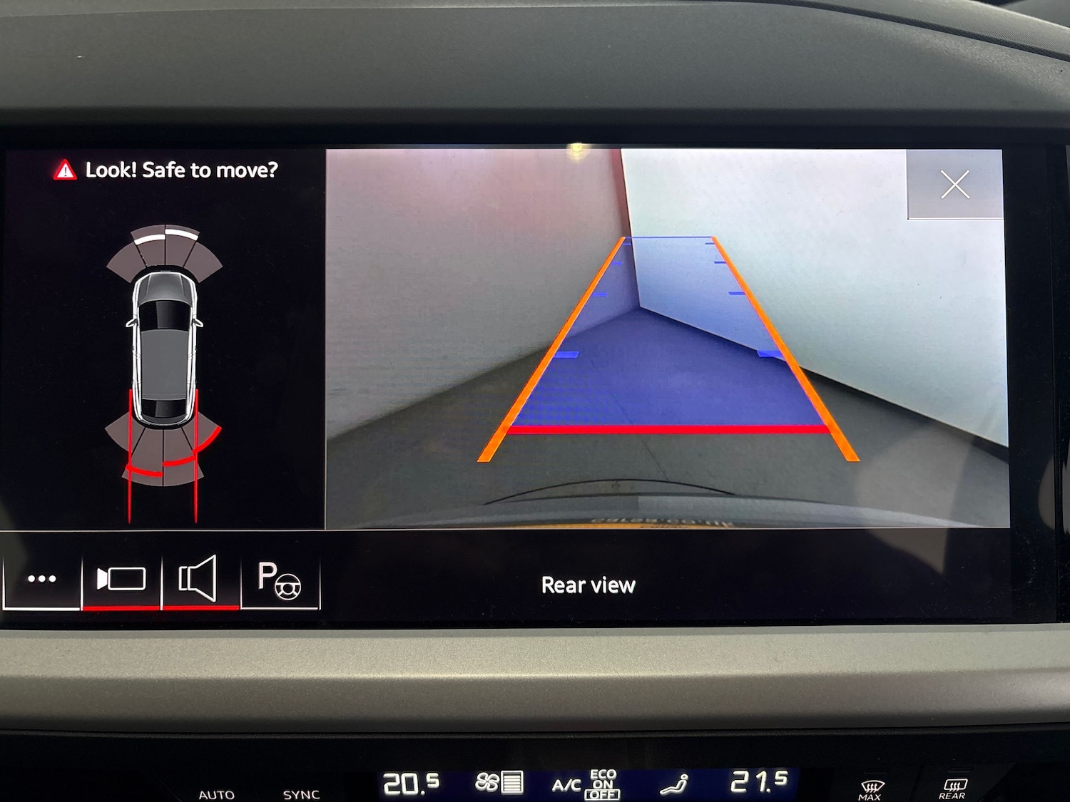 Used Audi Q4 e-tron 2023 for sale - 77988783: Photo 6