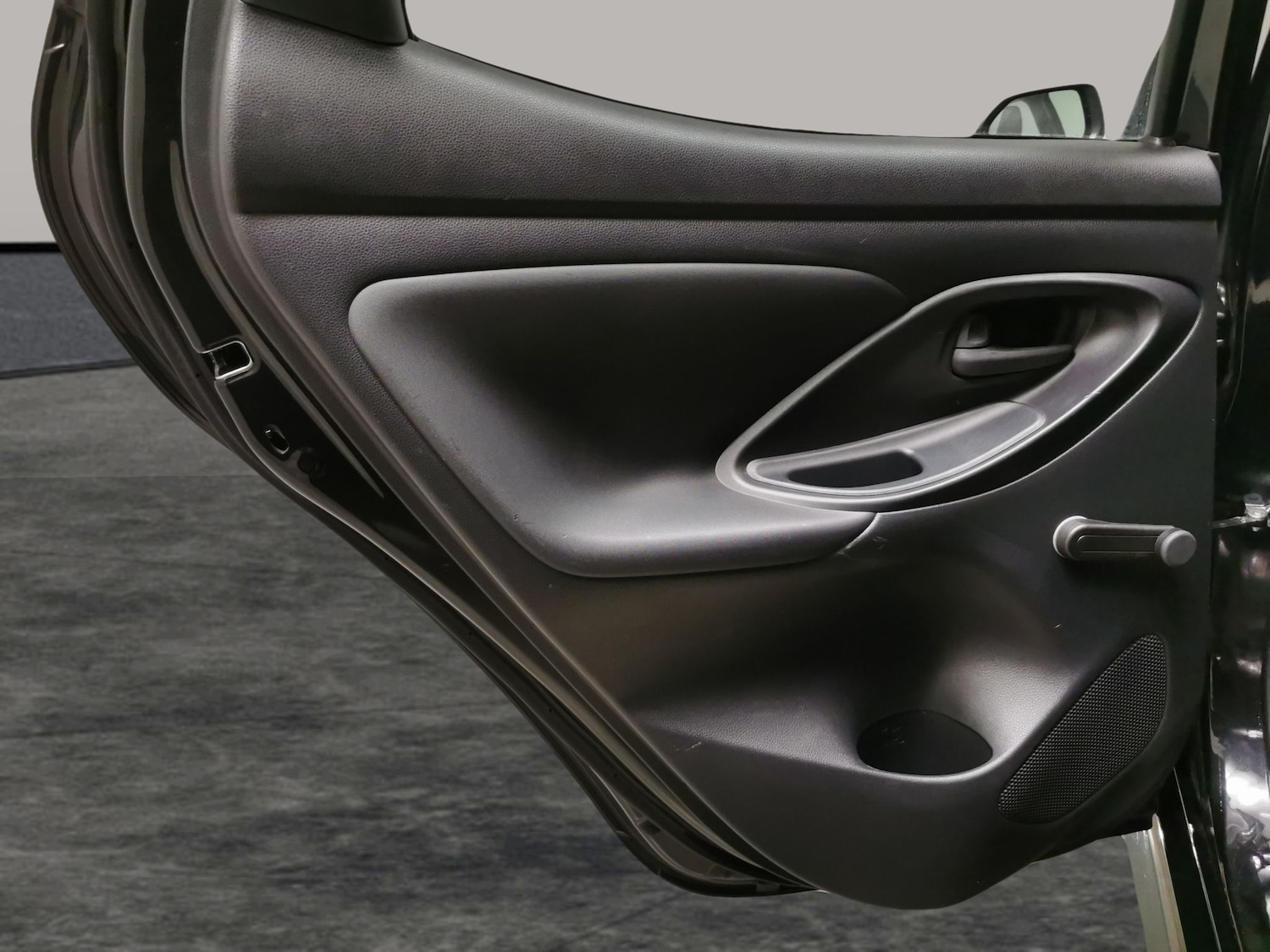 Used Toyota Yaris 2020 for sale - 76758149: Photo 24