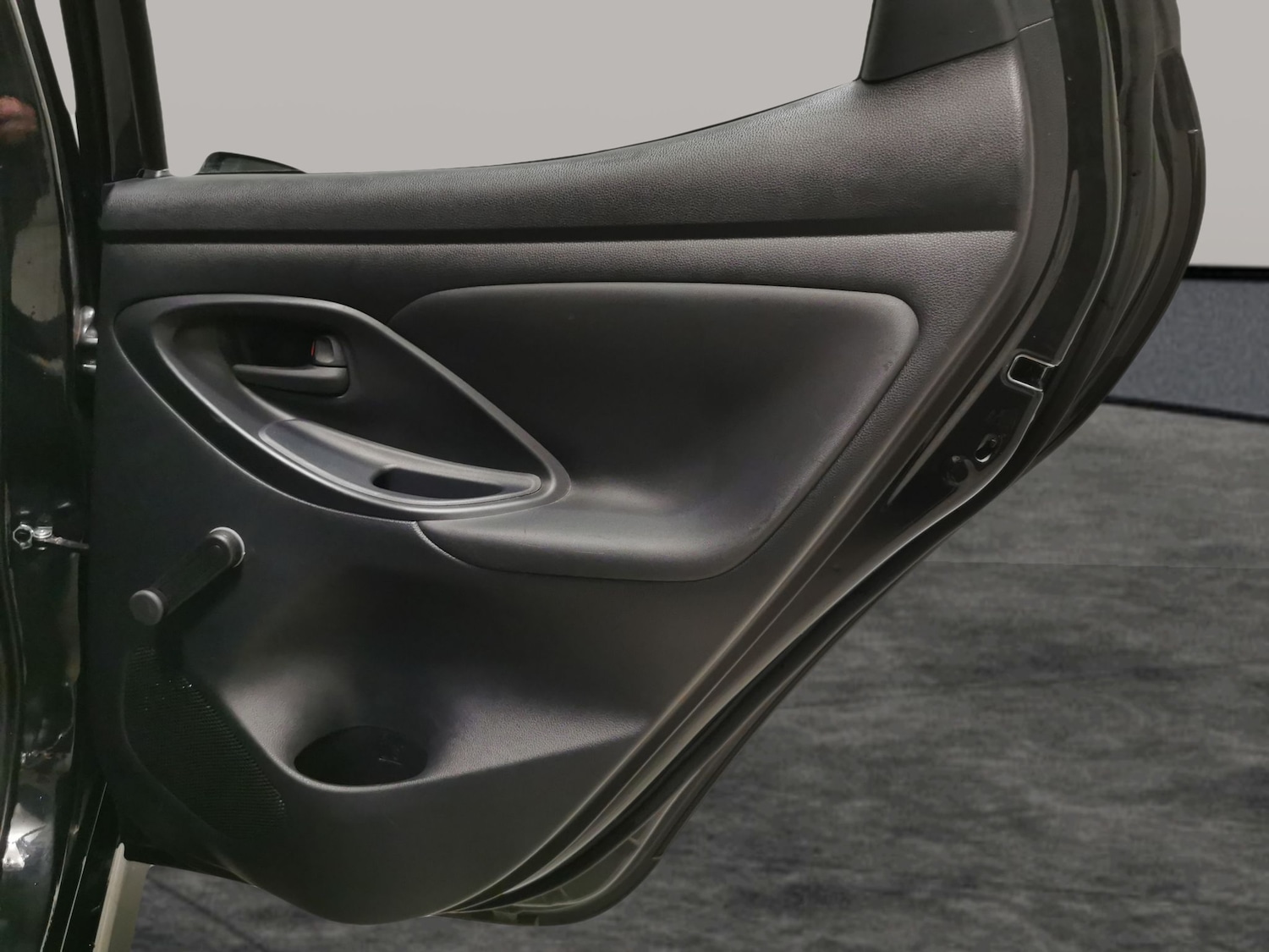 Used Toyota Yaris 2020 for sale - 76758149: Photo 25