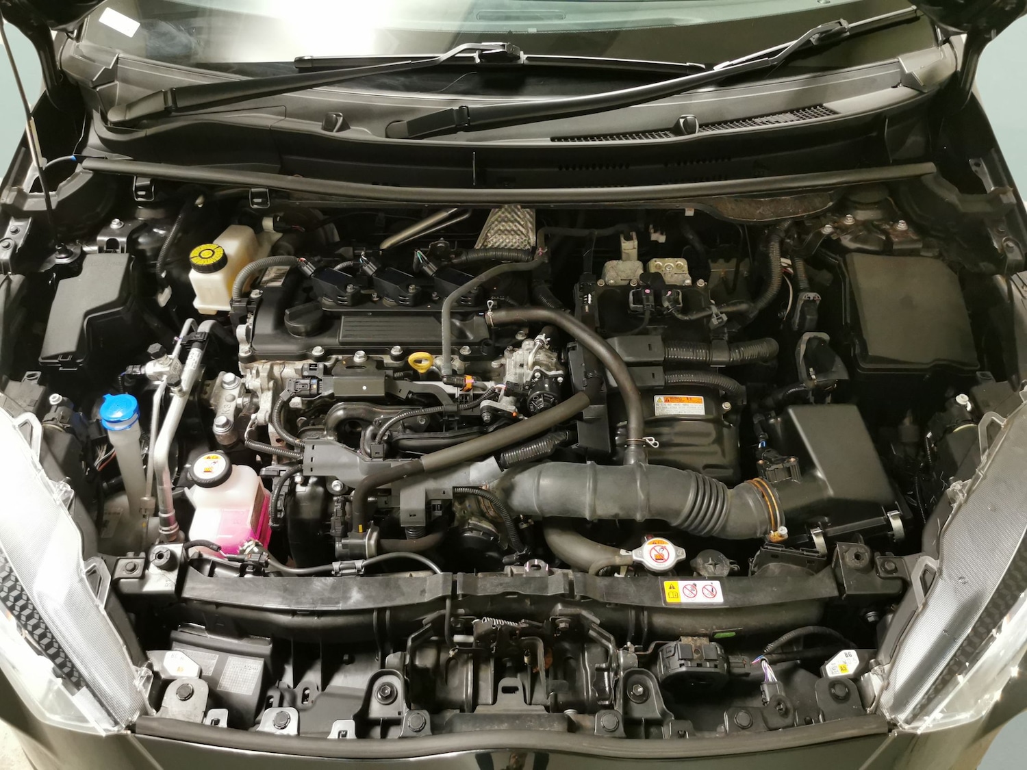 Used Toyota Yaris 2020 for sale - 76758149: Photo 28