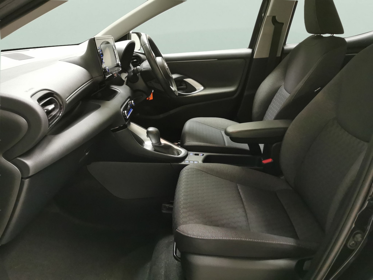 Used Toyota Yaris 2020 for sale - 76758149: Photo 4