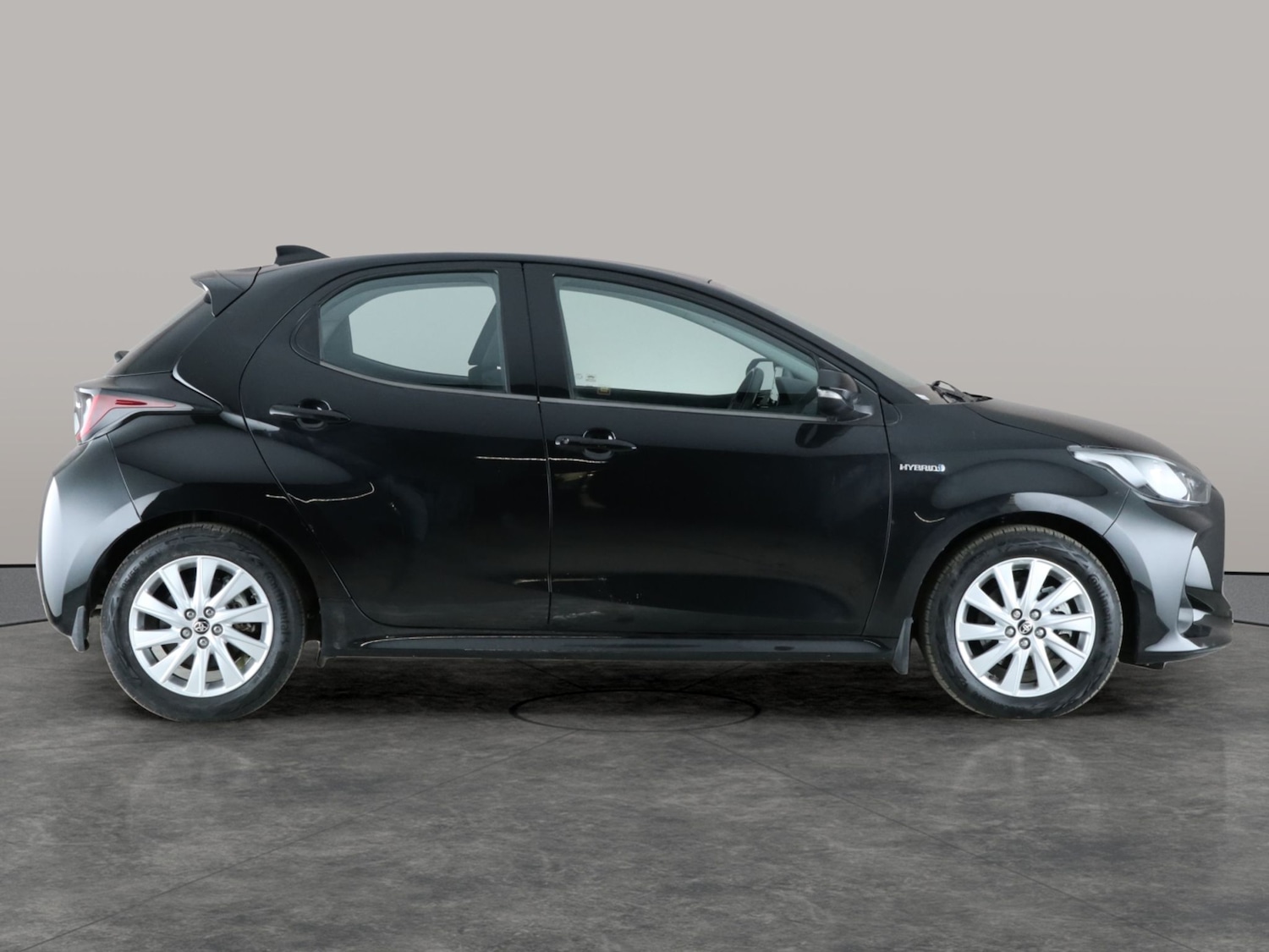 Used Toyota Yaris 2020 for sale - 76758149: Photo 9