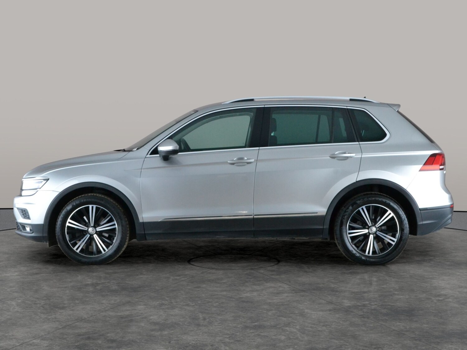 Used Volkswagen Tiguan 2018 for sale - 78199664: Photo 11