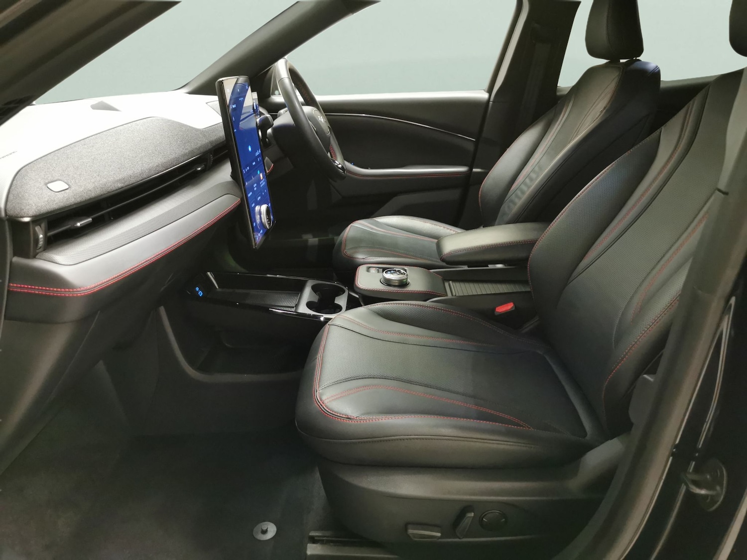 Used Ford Mustang Mach-E 2021 for sale - 77708496: Photo 4