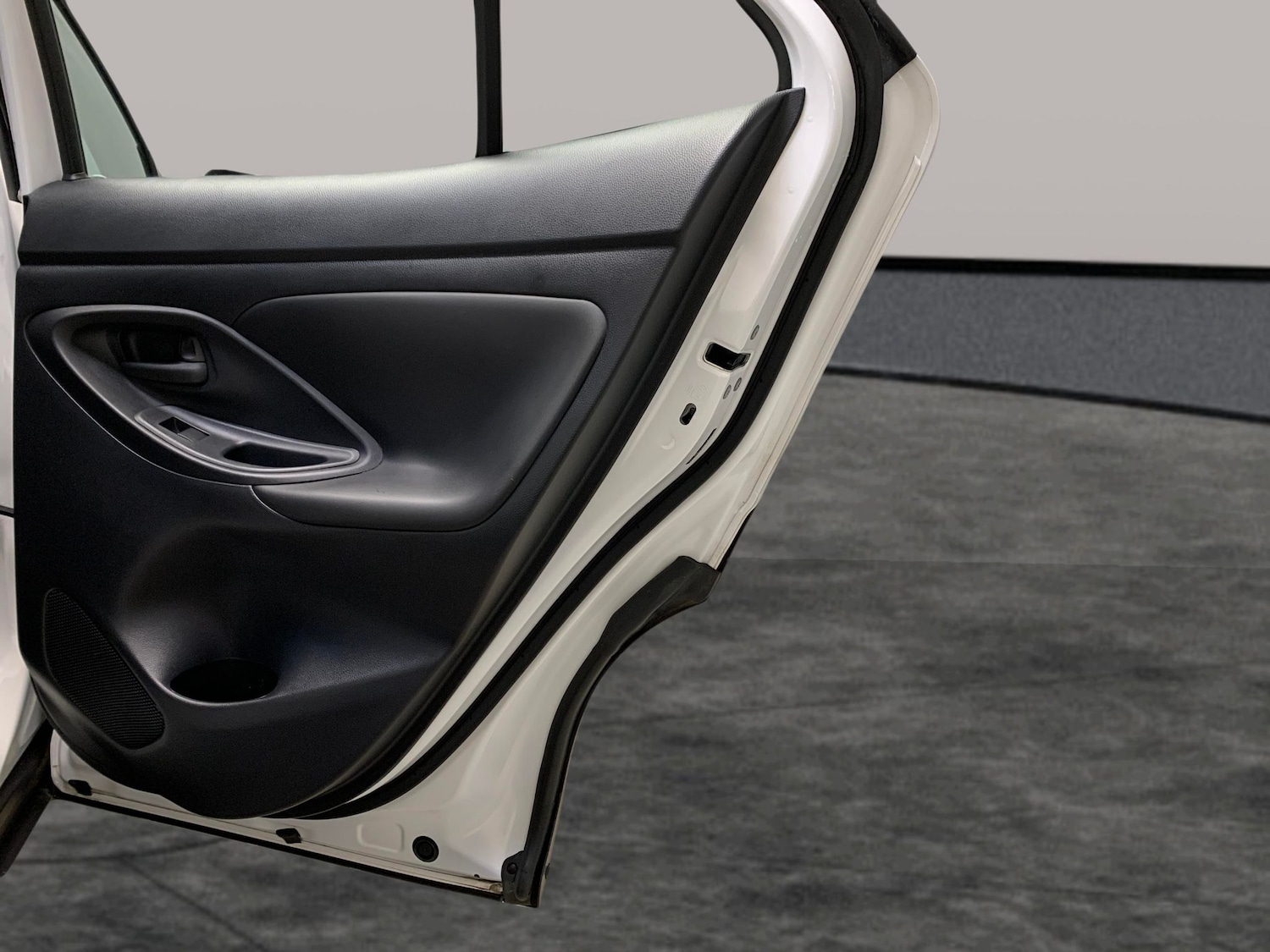 Used Toyota Yaris Cross 2024 for sale - 76999679: Photo 30