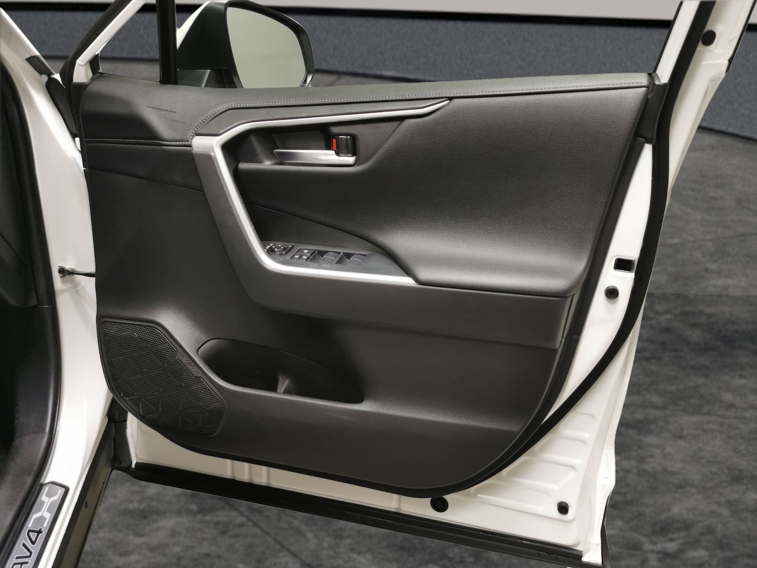 Used Toyota RAV4 2021 for sale - 77889089: Photo 27