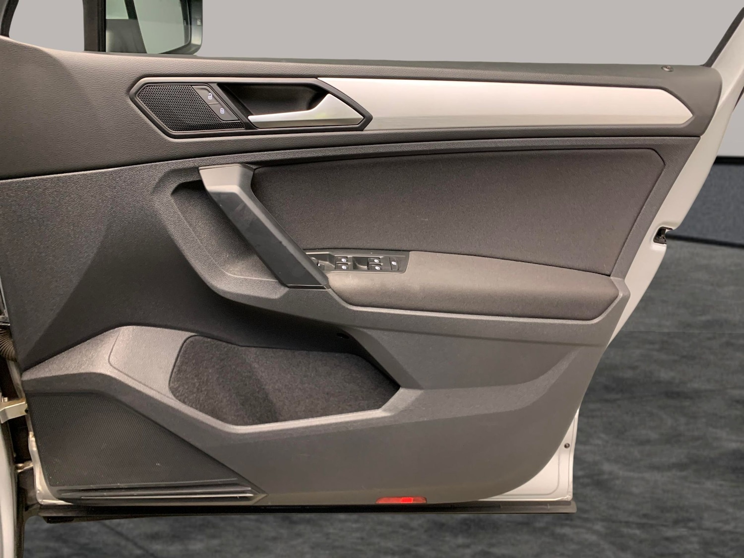 Used Volkswagen Tiguan 2019 for sale - 77392427: Photo 28