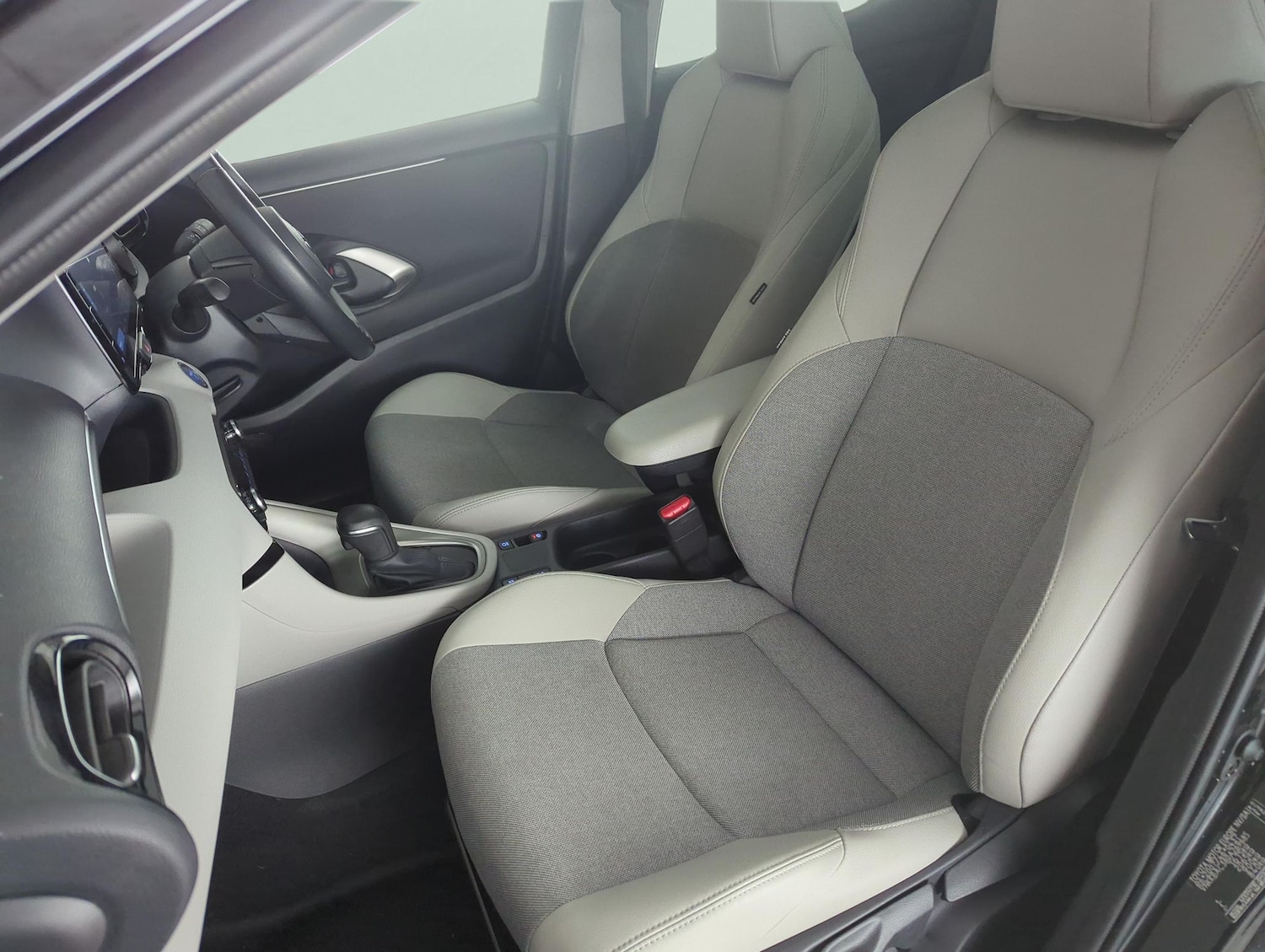 Used Toyota Yaris 2023 for sale - 77569963: Photo 21