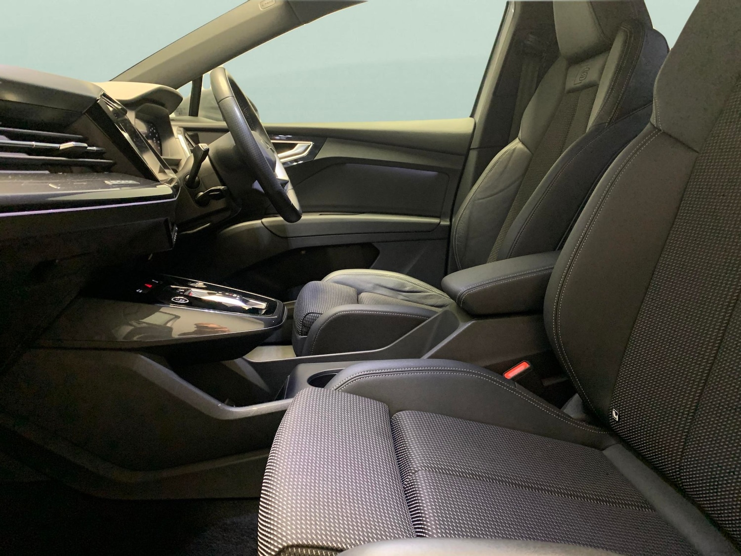 Used Audi Q4 e-tron 2023 for sale - 77636398: Photo 4