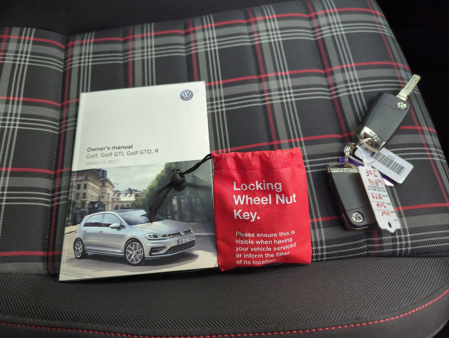 Used Volkswagen Golf 2018 for sale - 77316210: Photo 32