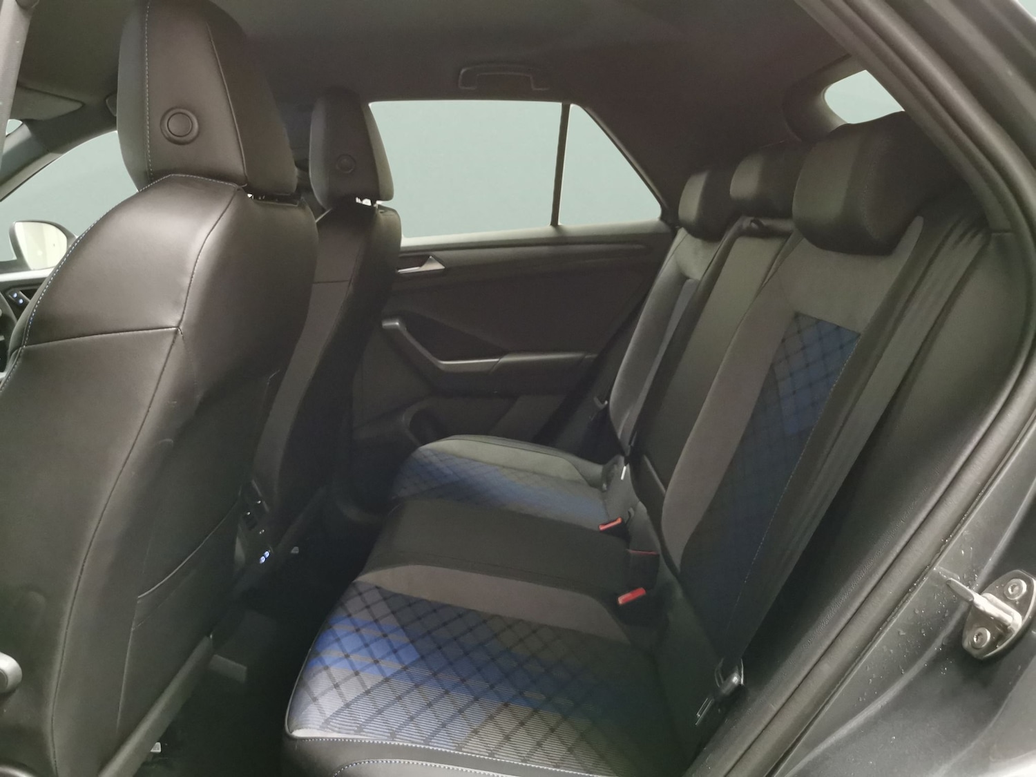 Used Volkswagen T-Roc 2023 for sale - 77483135: Photo 23