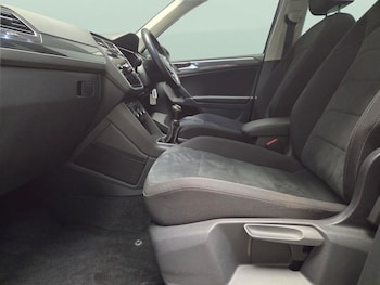 Used Volkswagen Tiguan 2018 for sale - 78233577: Photo
