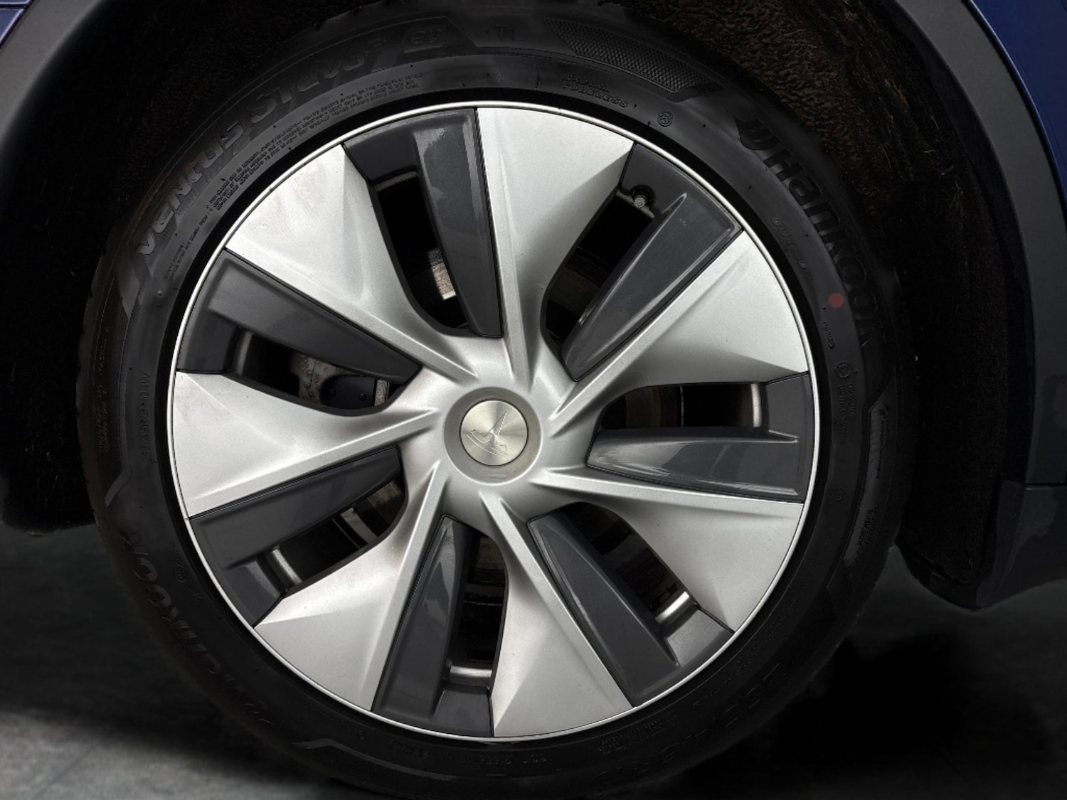 Used Tesla Model Y 2023 for sale - 77607318: Photo 32