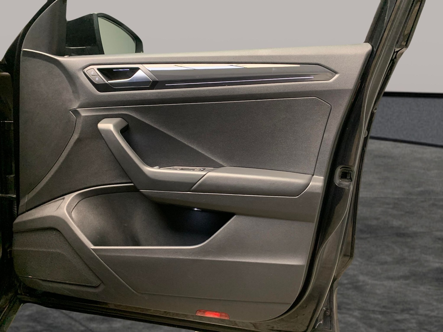 Used Volkswagen T-Roc 2019 for sale - 77797930: Photo 25