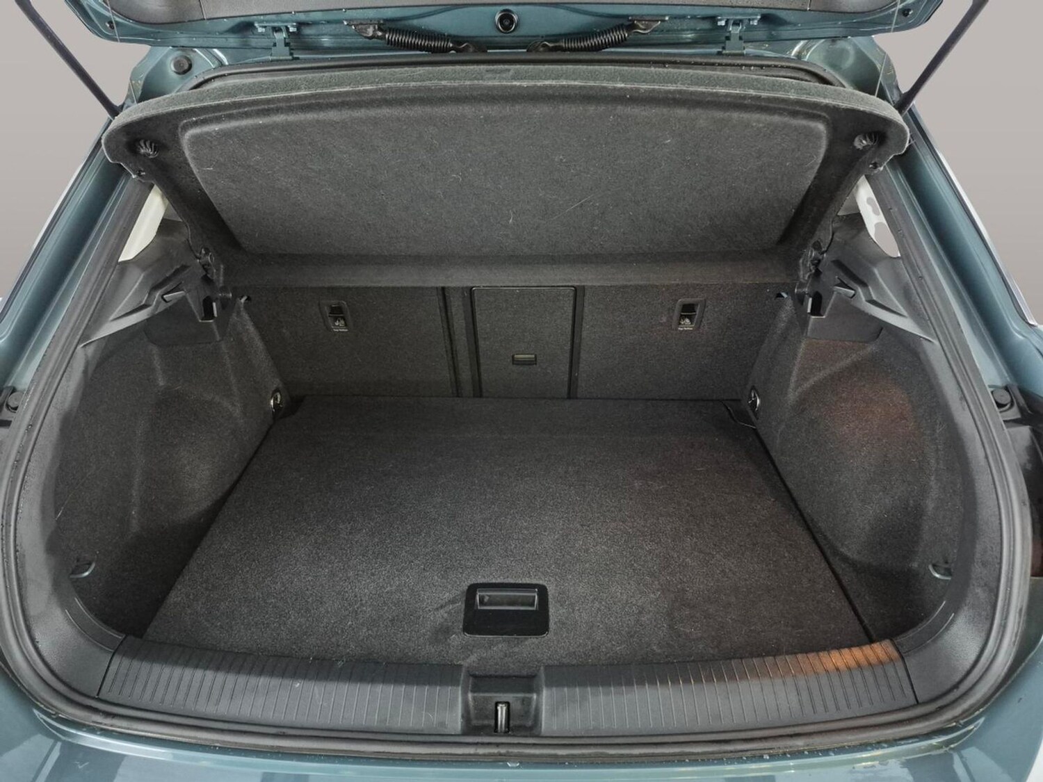 Used Volkswagen T-Roc 2023 for sale - 77984621: Photo 28