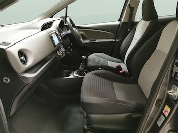 Used Toyota Yaris 2018 for sale - 78682869: Photo