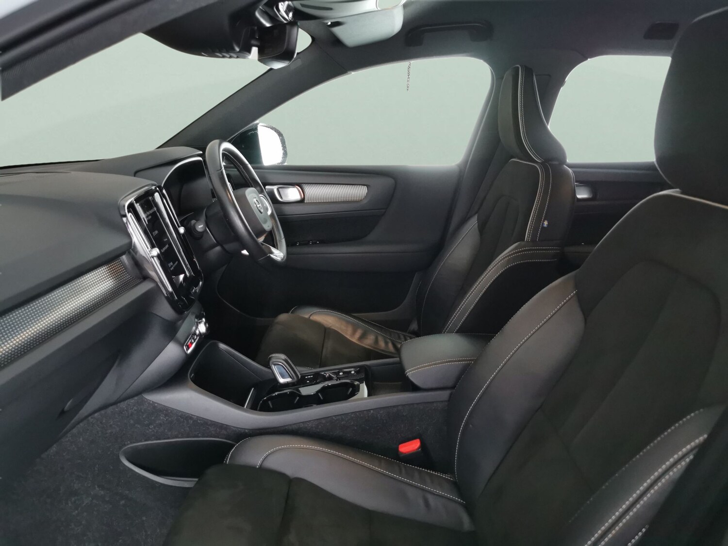 Used Volvo XC40 2021 for sale - 77634906: Photo 4