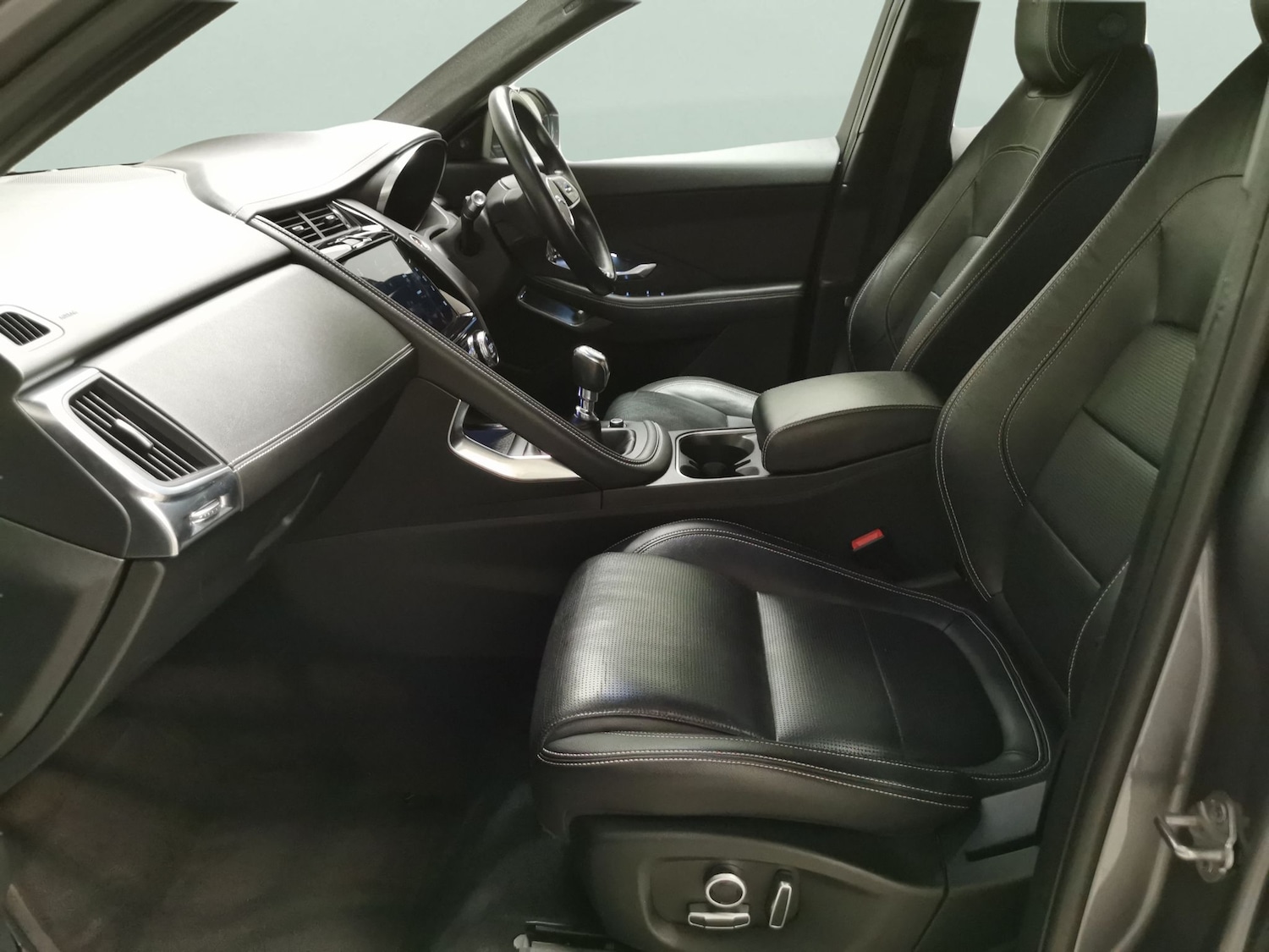 Used Jaguar E-Pace 2021 for sale - 78094362: Photo 4