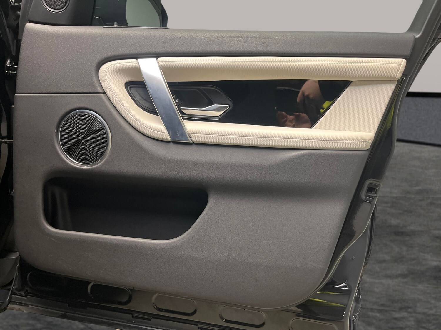 Used Land Rover Discovery Sport 2021 for sale - 77676076: Photo 26