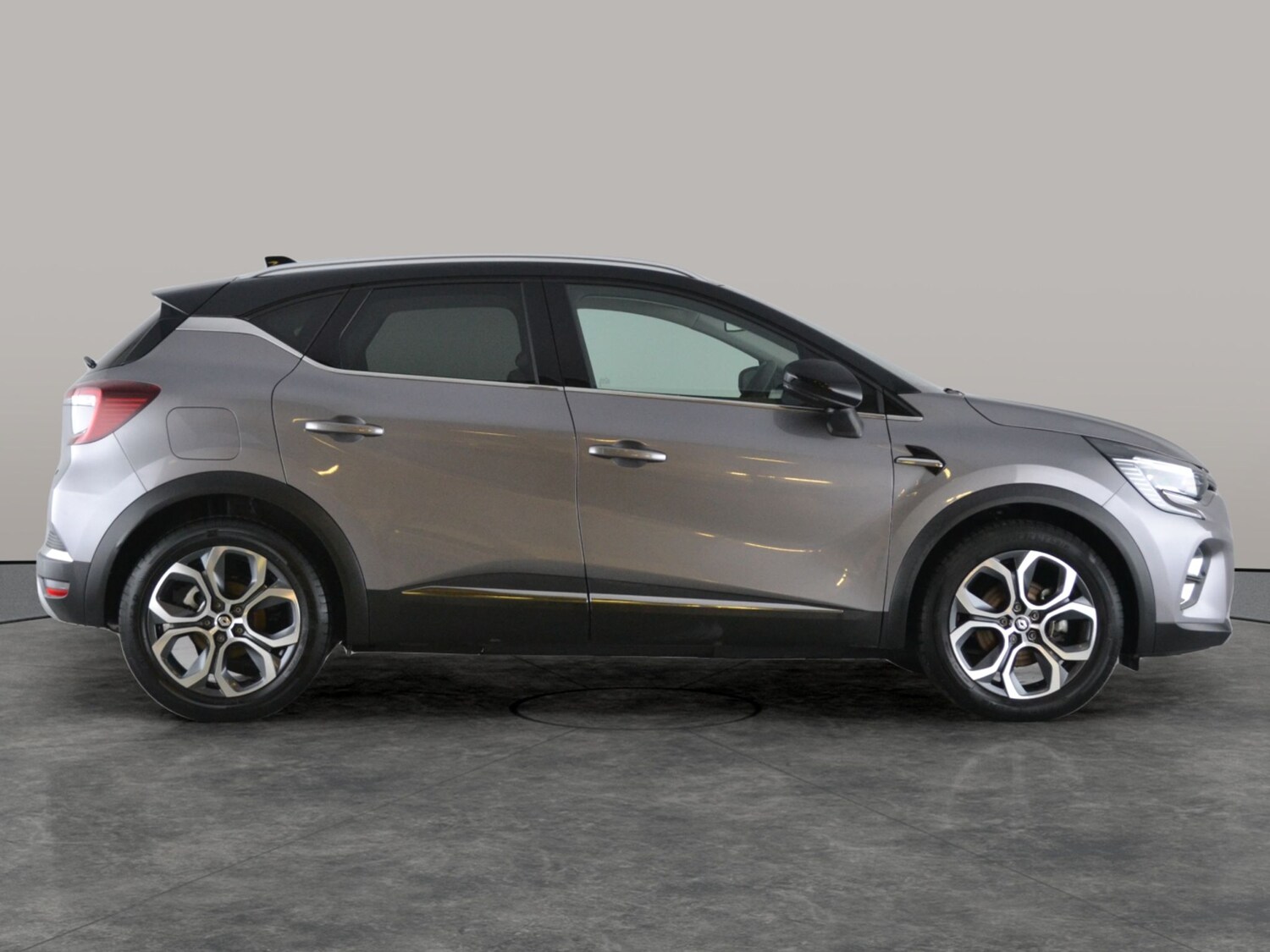 Used Renault Captur 2023 for sale - 78149465: Photo 11