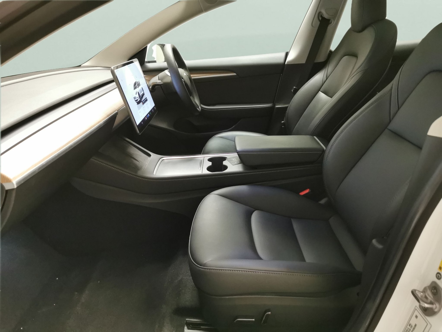 Used Tesla Model 3 2023 for sale - 76935214: Photo 4