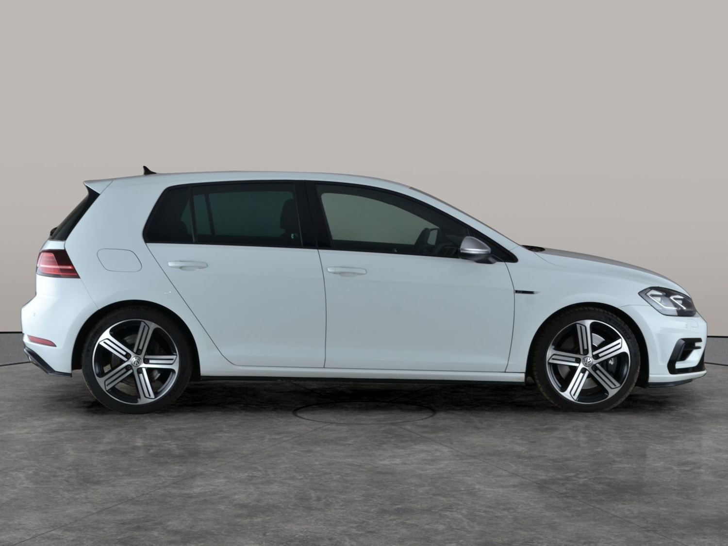 Used Volkswagen Golf 2019 for sale - 77347499: Photo 8