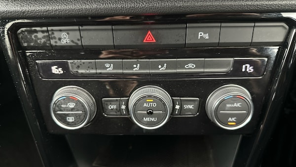 Used Volkswagen T-Roc 2021 for sale - 76143962: Photo 30