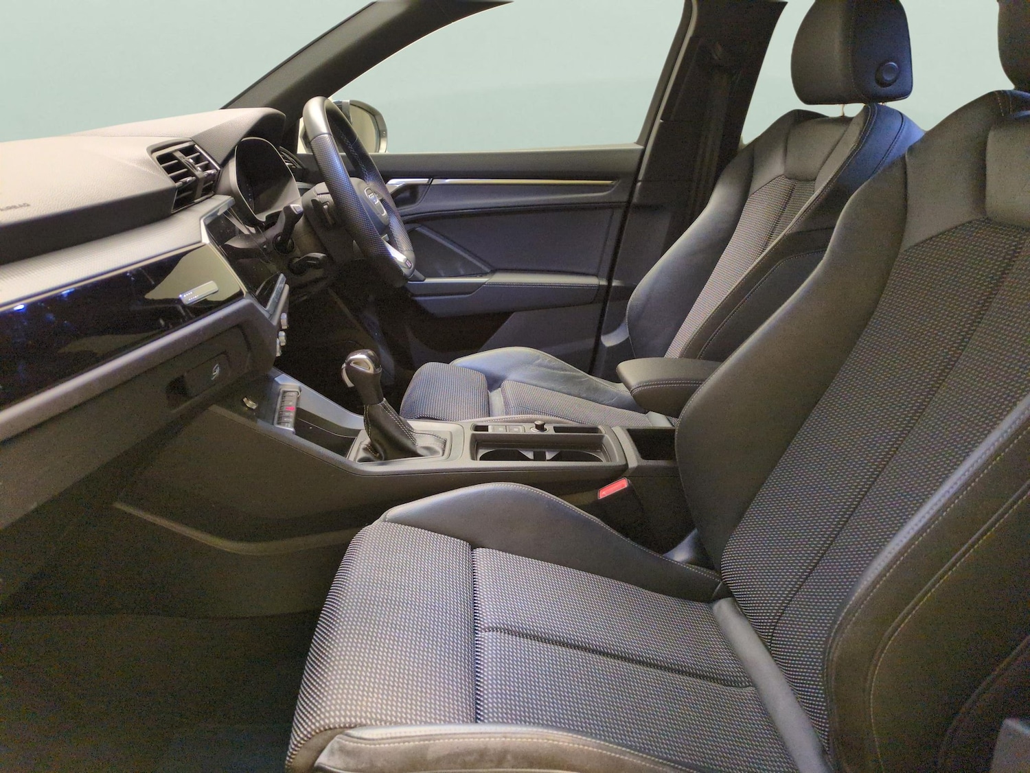 Used Audi Q3 2023 for sale - 77799976: Photo 4