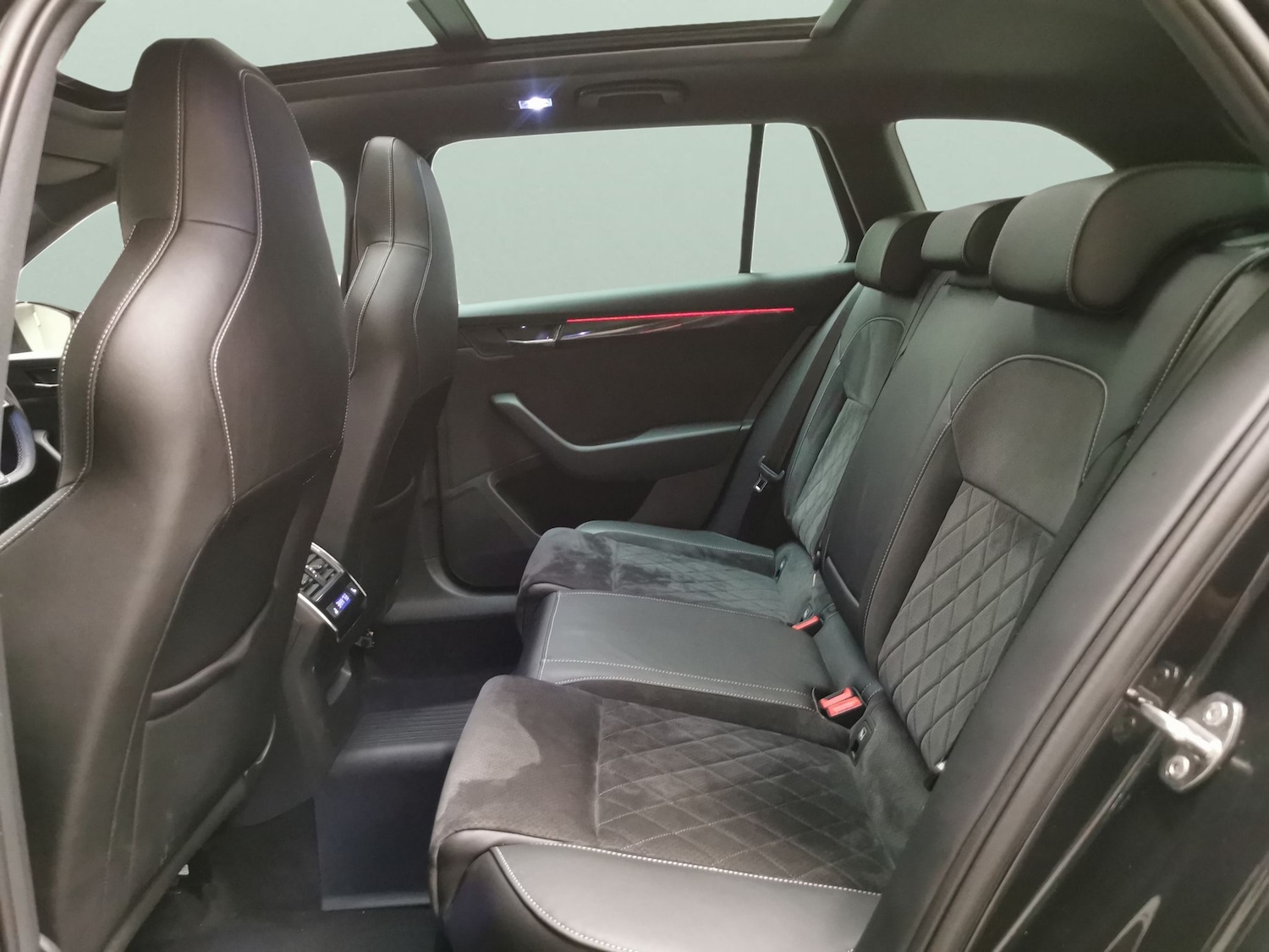 Used Skoda Superb 2019 for sale - 77555730: Photo 24