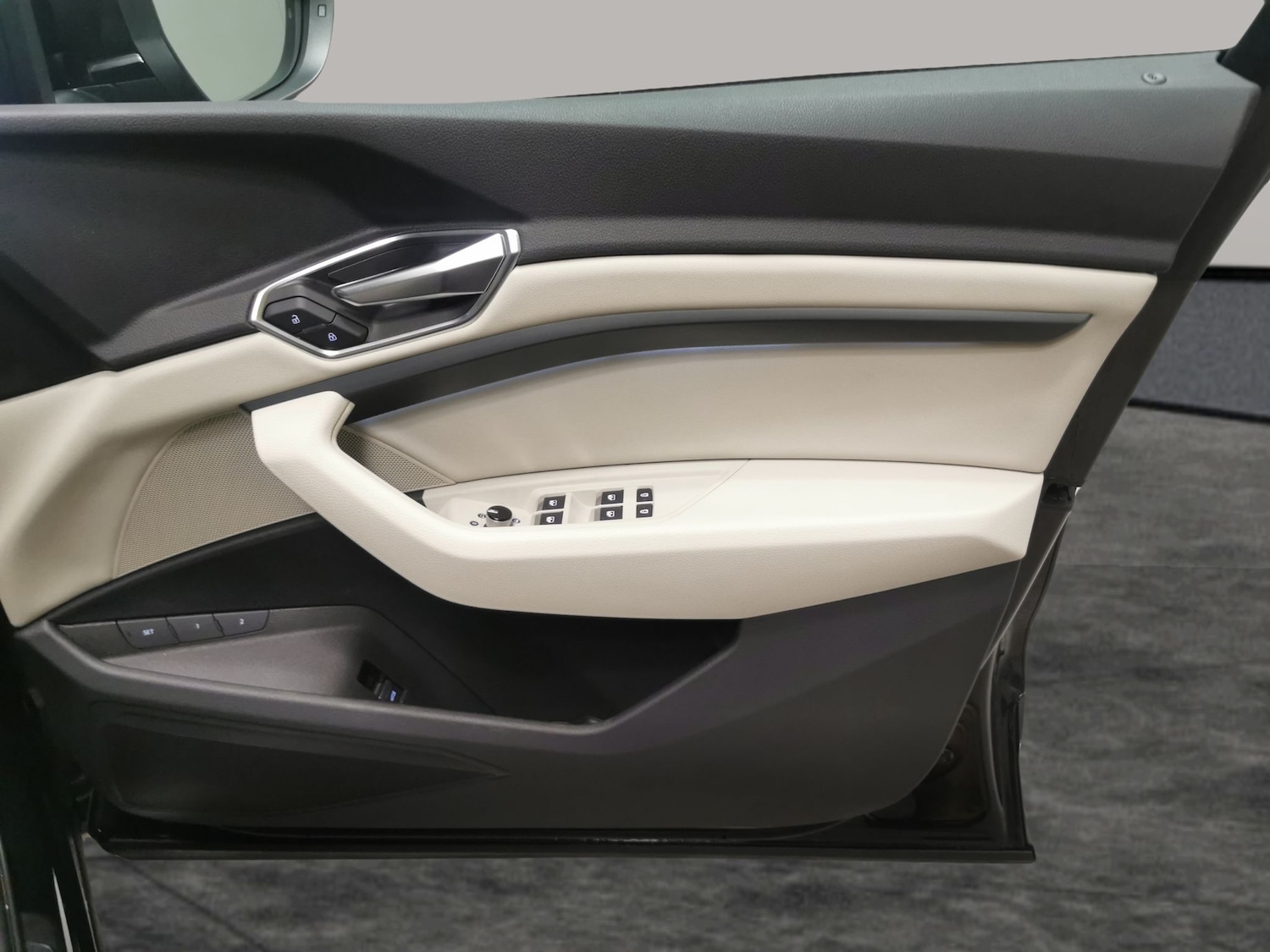 Used Audi e-tron 2022 for sale - 77946780: Photo 32