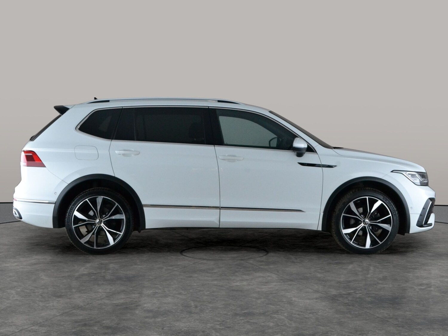 Used Volkswagen Tiguan Allspace 2023 for sale - 78129469: Photo 8